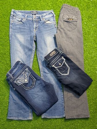 6325 - Unbranded Straight and Flare Jeans