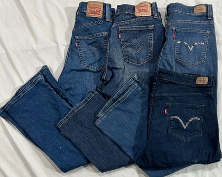 Levis women’s jeans (870)