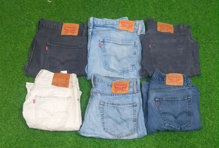 LEVI’S SHORTS (D 113)