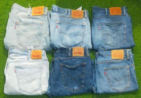 LEVI’S  SHORTS (D 119)