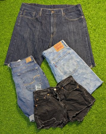 6394 - Levi's Denim Shorts