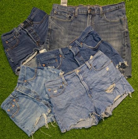 6397 - Levi's Denim Shorts