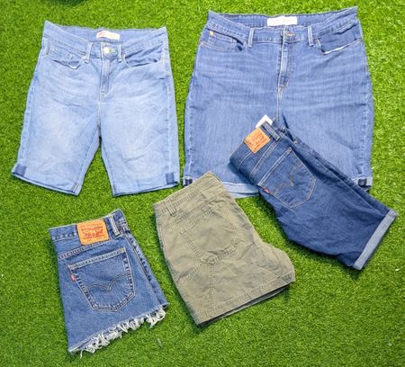 6422 - Levi's Denim Shorts