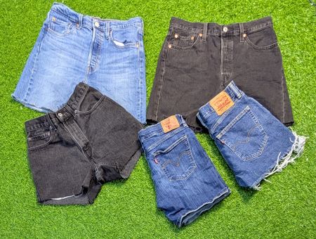 6435 - Levi's Denim Shorts