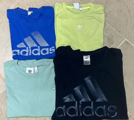 アディダスTシャツ