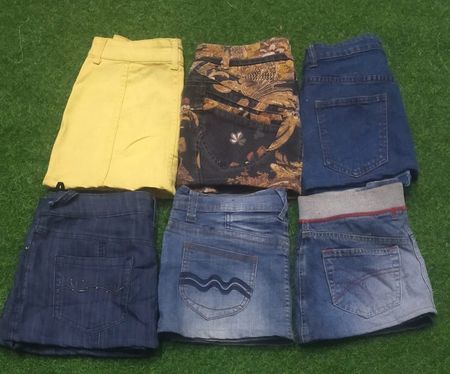 LEE AND OTHER MIX BRANDS MINI SKIRTS (C 202)