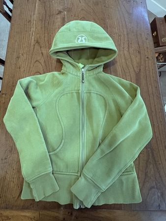 Lululemon jacket's