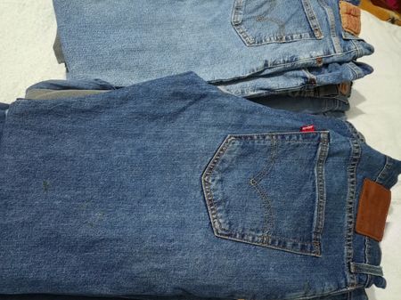 Mens authentic Levis jeans