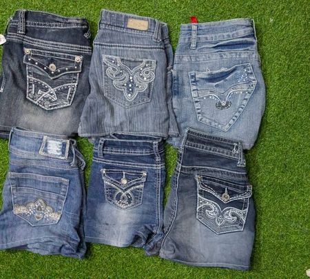 NO BOUNDARIES AND OTHER MIX BRANDS MINI SHORTS (C 219)