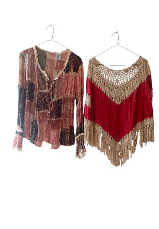 Pretty lace tops 5p 28/6/26