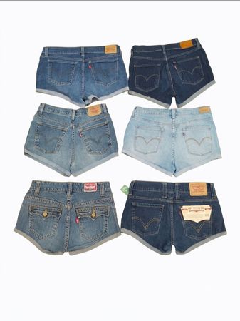 Denim Levi's shorts (S-15)