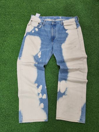 Levi's mixed code