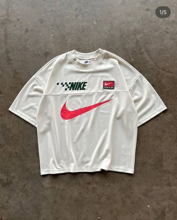 T-shirt Nike