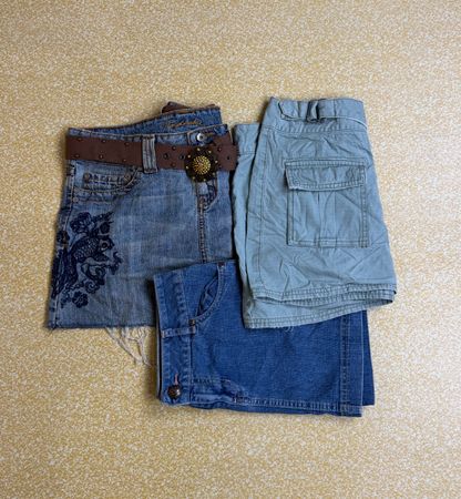TH# 240 Vintage Y2K Denim Mini Skirt | Low Rise 2000s Aesthetic | Cute Streetwear Skirt