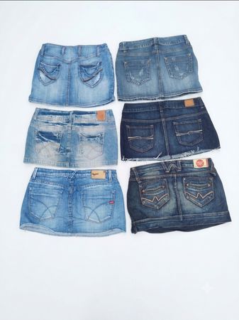 The Y2K Blueprint: Curated Lot of Vintage Denim Mini Skirts
(VM-59)