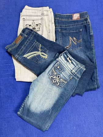 Vintage Y2K Bootcut Embroidered Jeans | Unbranded Denim | Retro 2000s
