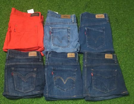LEVI’S  MINI SKIRTS (C 228)