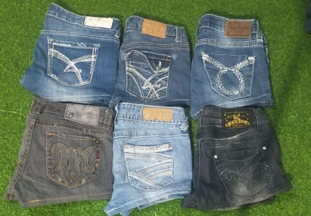 AMETHYST JEANS AND OTHER MIX BRANDS MINI SHORTS (C 233)