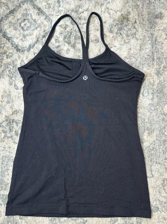 Authentic Lululemon gymwear tank top & bra