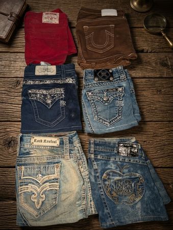 MISS ME TRUE RELIGION ROCK REVIVAL APPLE BOTTOM UND ANDERE MARKEN MINI-MIKRO-RÖCKE