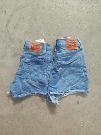 Levis Damen Shorts