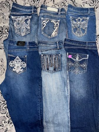 Y2k Emroidery Capri