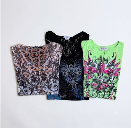234 13x Women's Vintage Y2K Graphic Tees Wholesale Bundle | Cyber Grunge & Alternative Styles | Reseller Lot