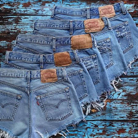 Levi's women short