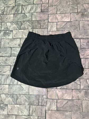 Lululemon shorts (EV/2)