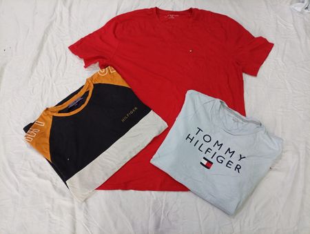 CR10249 Vintage Tommy Hilfiger T-Shirts