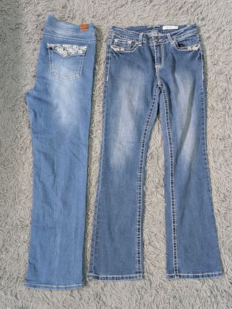 **Moda de Bordado Y2K – Mistura Única de Padrão e Detalhes