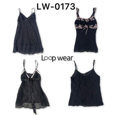 Top con bretelle in pizzo nero Whimsigoth Y2K