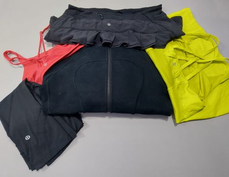 Lululemon Mix Bundle – Leggings, Trousers, Capri, Bra, Combo, Jacket, T-Shirt & Tank Top – Grade A/B – 20 Pcs | 09-075