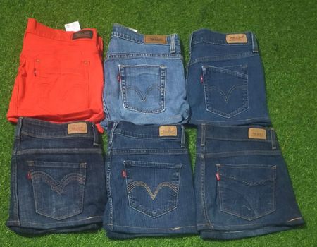 JUPE MINI LEVI’S (C 228)