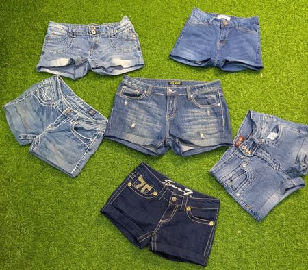 8113 - Shorts en denim recyclé