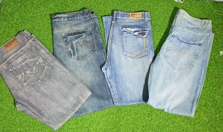 LEVI’S AND OTHER MIX BRANDS JEANS (A 242)