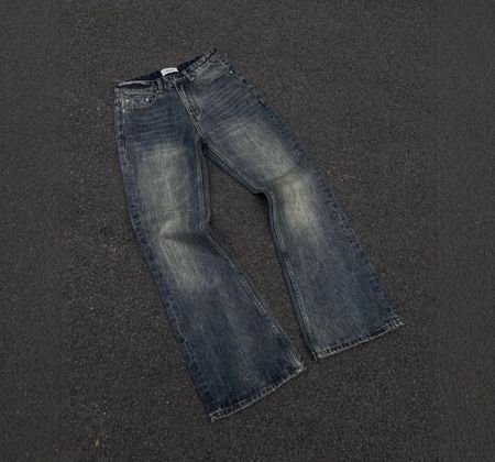 Jean évasé et jean bootcut Y2K