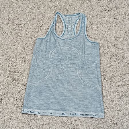LULULEMON T-SHIRTS & TANK TOPS - BUNDLE 01