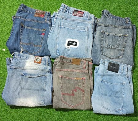 SEAN JOHN AND OTHER MIX BRANDS SHORTS (D 246)