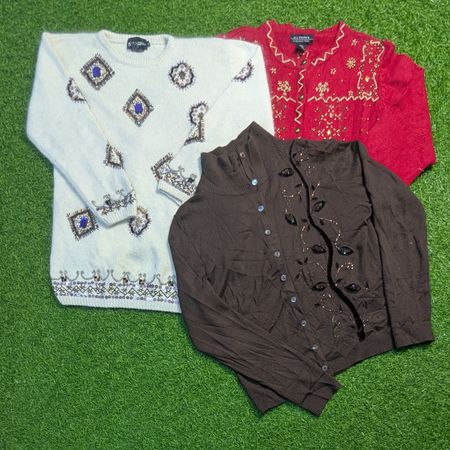 6685 - Vintage Style Woman Sweaters