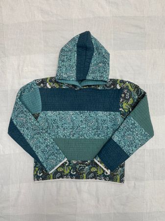 Veste à capuche matelassée upcyclée