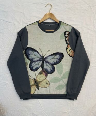 Upcycle-Sweatshirt mit Wandteppich (Dv-10-25)