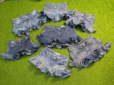 8012 - Jupes en denim mini upcyclées