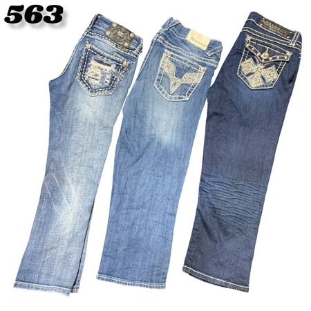 Embellishing Capri jeans #563.