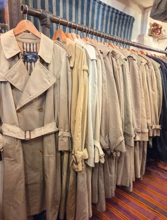 Burberry trench coat     Grade 10A.  12B. 11C