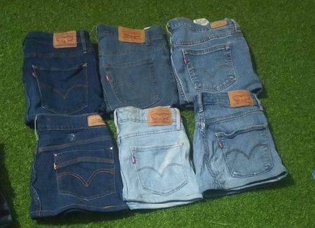 LEVI’S MINI SKIRTS (C 227)