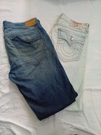 CR12705 Vintage True Religion Men’s Jeans