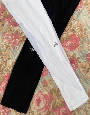 Lululemon und Alo Active Leggings