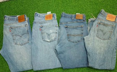LEVI’S JEANS  (A 215)