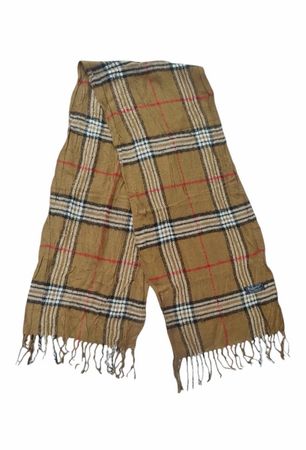 Seleção personalizada de 50 peças em estoque da Burberry